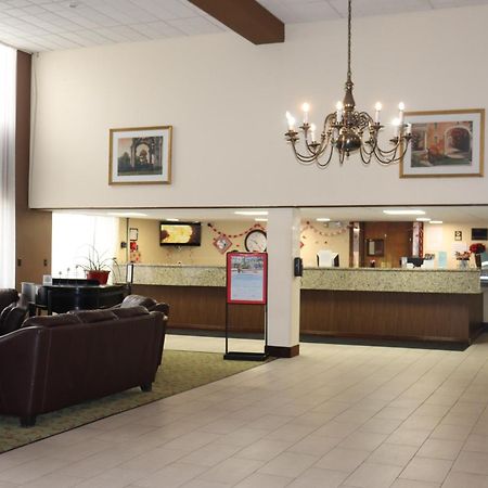 Ramada By Wyndham Lansing Hotel & Conference Center Extérieur photo