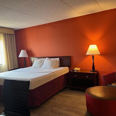 Clarion Hotel Lansing Extérieur photo
