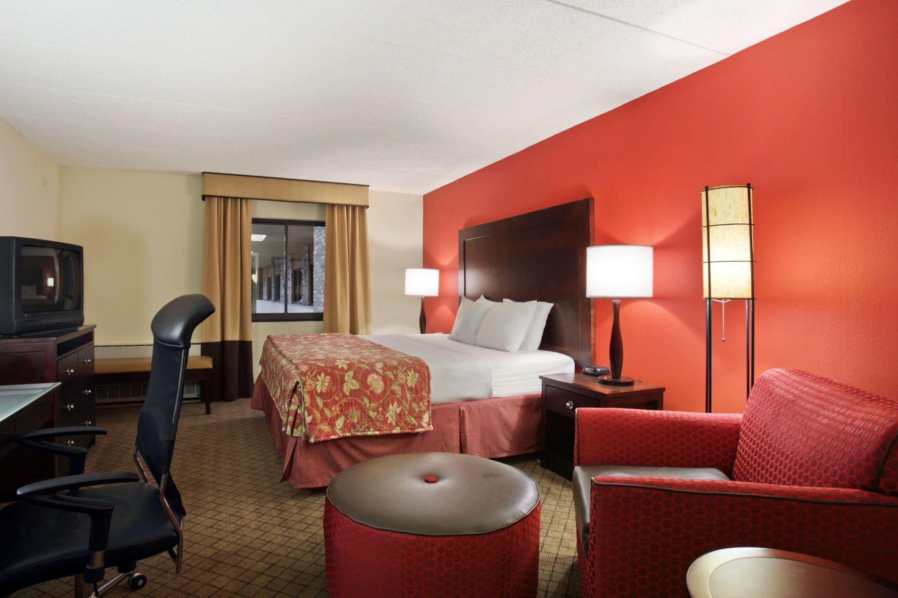 Ramada By Wyndham Lansing Hotel & Conference Center Extérieur photo