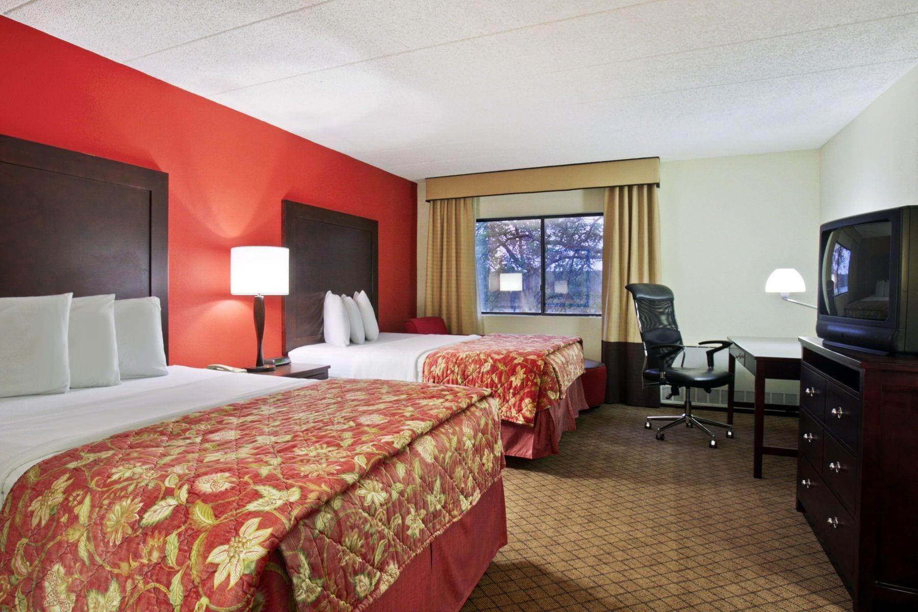 Ramada By Wyndham Lansing Hotel & Conference Center Extérieur photo