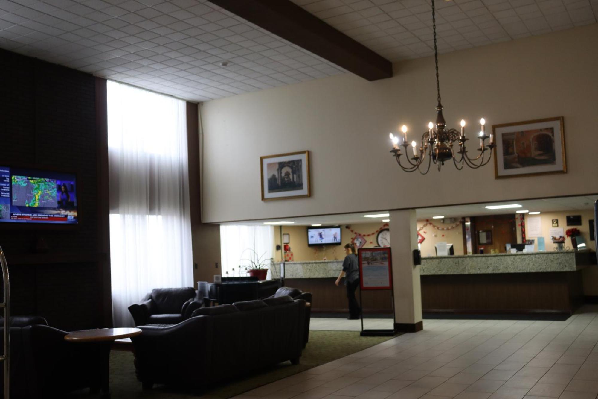 Ramada By Wyndham Lansing Hotel & Conference Center Extérieur photo