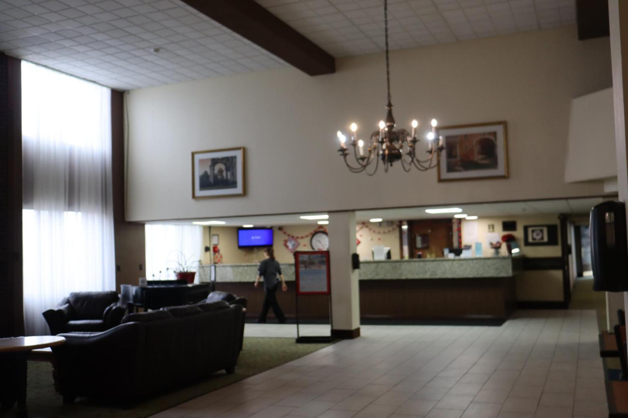 Ramada By Wyndham Lansing Hotel & Conference Center Extérieur photo