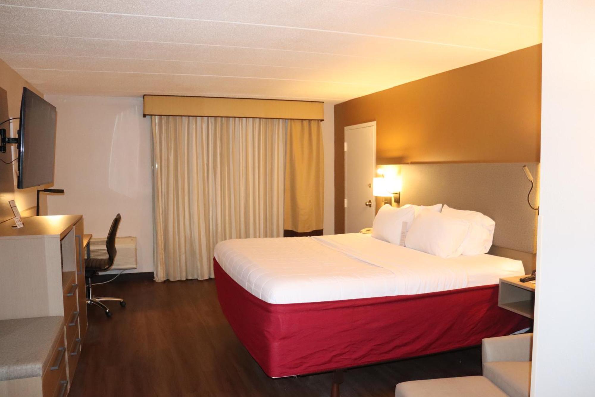 Ramada By Wyndham Lansing Hotel & Conference Center Extérieur photo