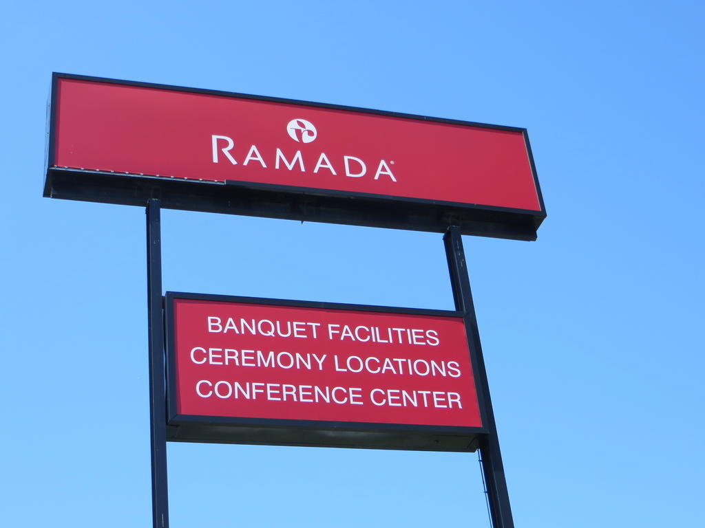 Ramada By Wyndham Lansing Hotel & Conference Center Extérieur photo